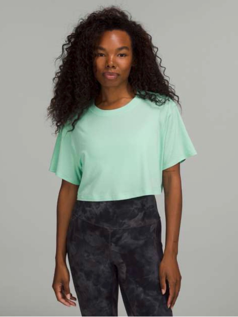 Lululemon All Yours Cropped T-Shirt
Wild Mint Sz 8 - Picture 1 of 8